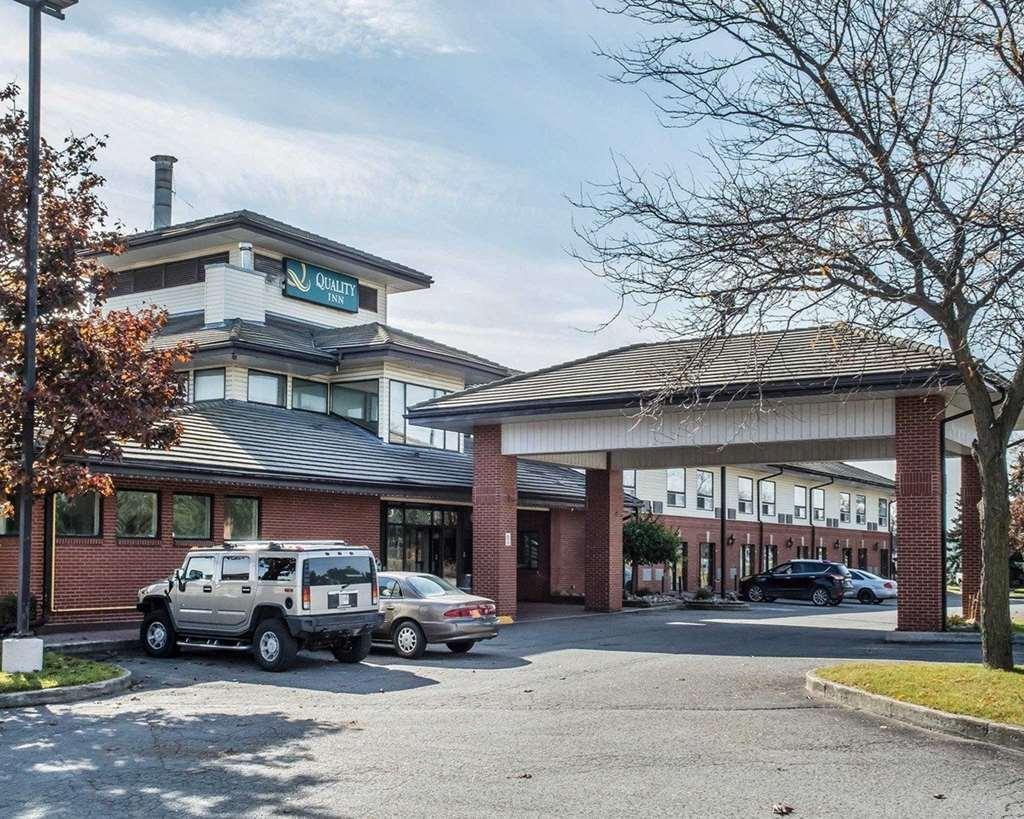 Days Inn By Wyndham Barrie Exteriér fotografie