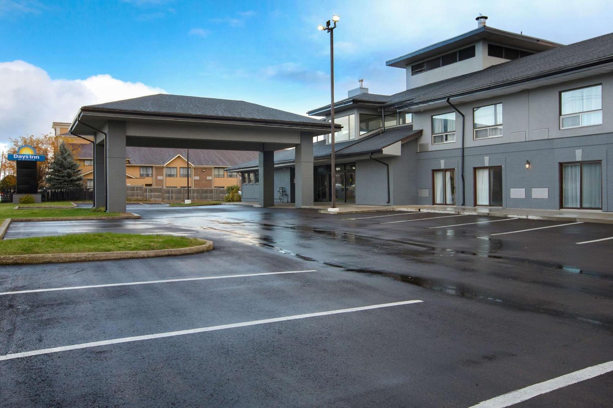 Days Inn By Wyndham Barrie Exteriér fotografie
