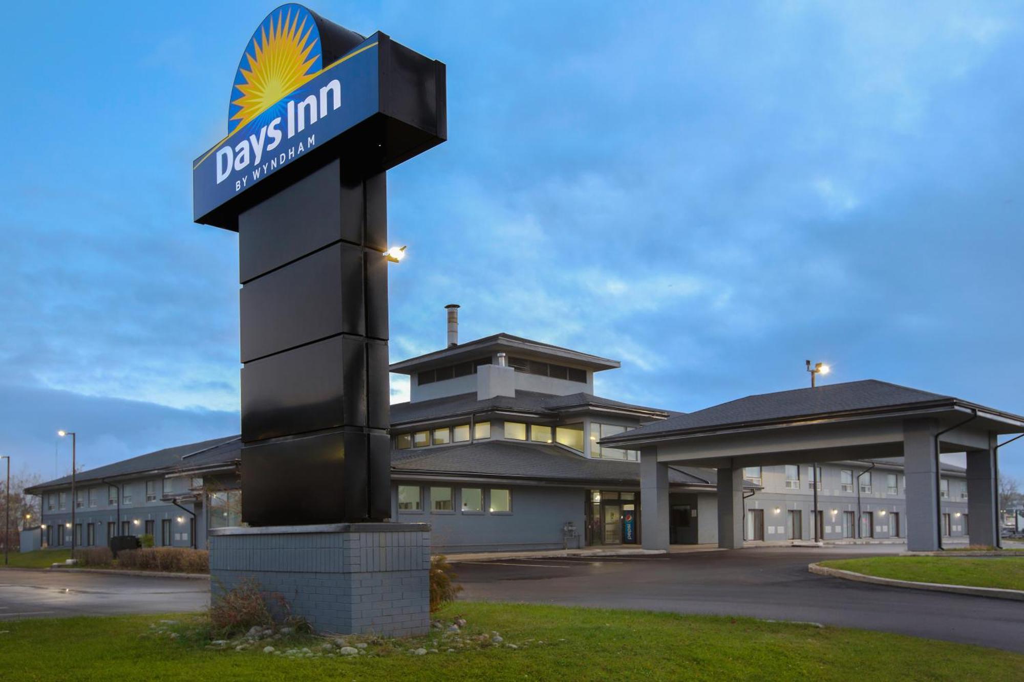 Days Inn By Wyndham Barrie Exteriér fotografie